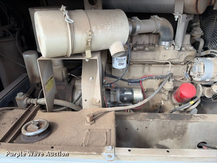 image for item EC4627 1998 LeRoi 185CM air compressor