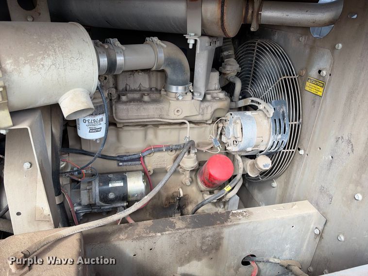 image for item EC4627 1998 LeRoi 185CM air compressor