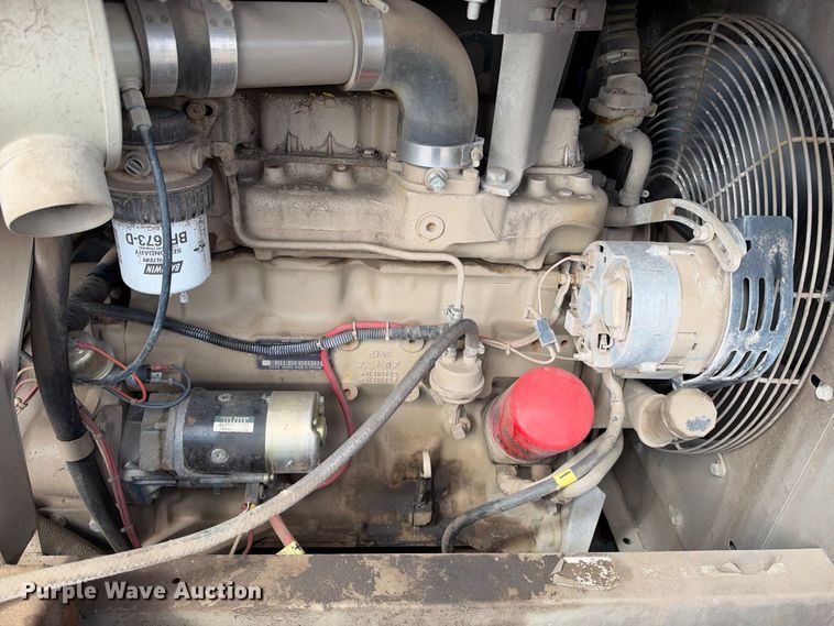 image for item EC4627 1998 LeRoi 185CM air compressor