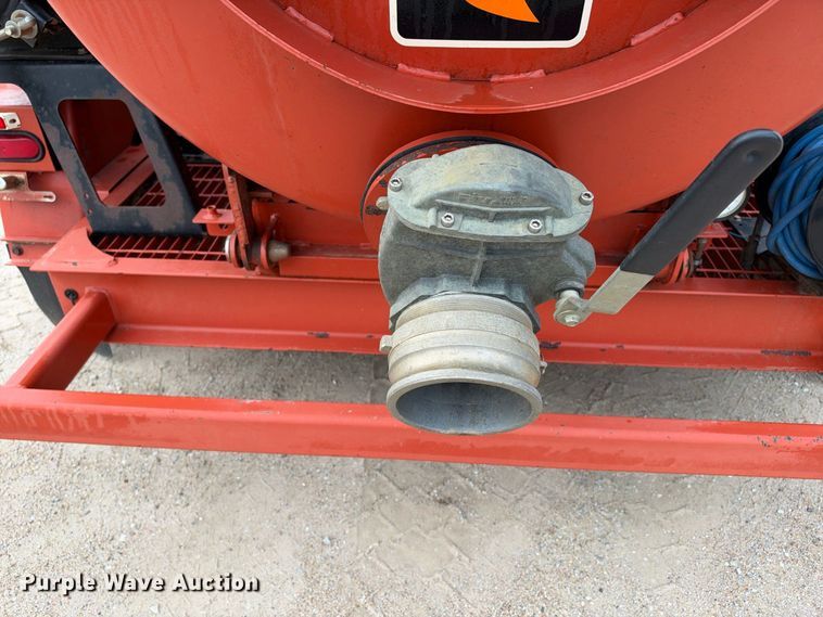image for item EC4632 2014 Ditch Witch FX30 vacuum excavator
