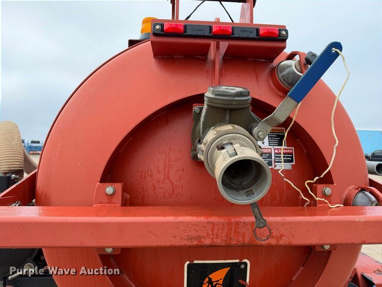 image for item EC4632 2014 Ditch Witch FX30 vacuum excavator