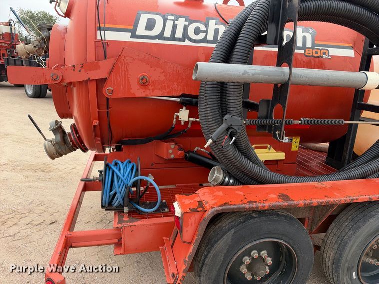 image for item EC4632 2014 Ditch Witch FX30 vacuum excavator