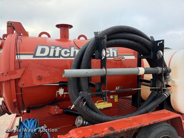 image for item EC4632 2014 Ditch Witch FX30 vacuum excavator
