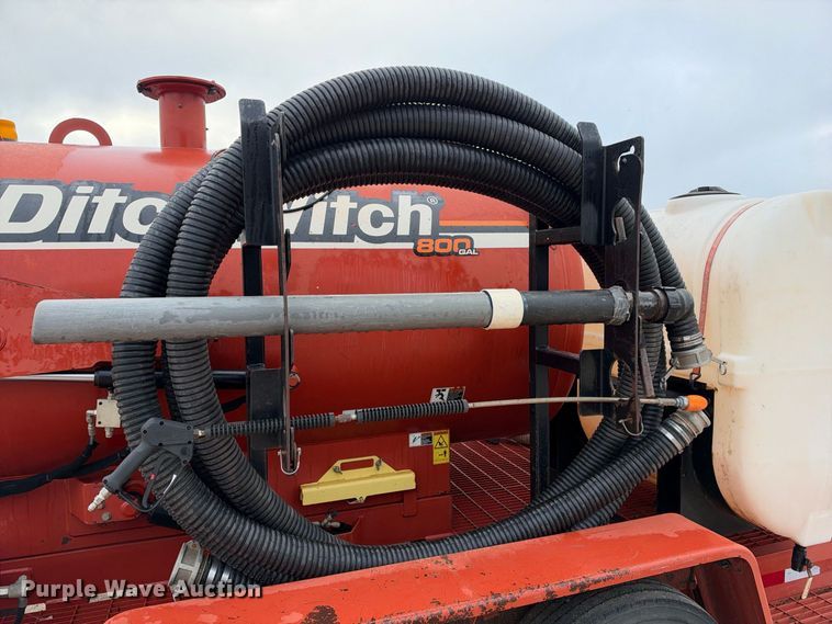 image for item EC4632 2014 Ditch Witch FX30 vacuum excavator