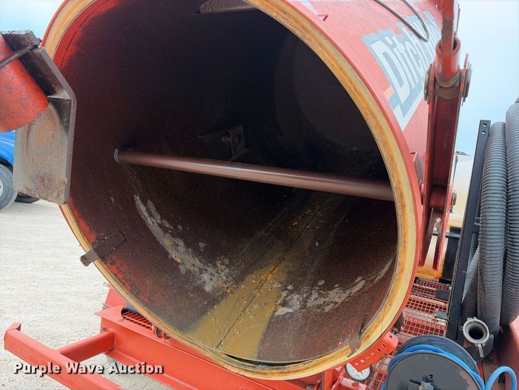 image for item EC4632 2014 Ditch Witch FX30 vacuum excavator