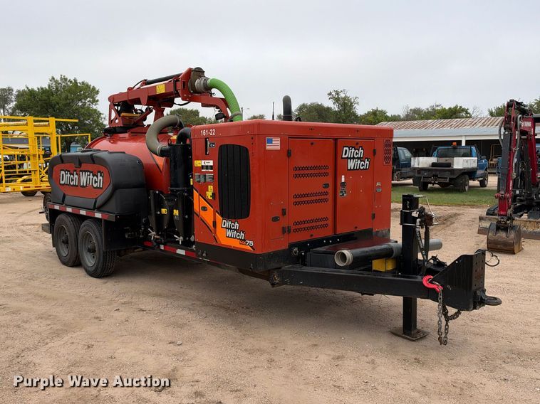image for item EC4634 2022 Ditch Witch HX75 vacuum excavator