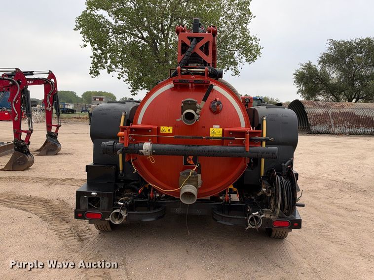 image for item EC4634 2022 Ditch Witch HX75 vacuum excavator
