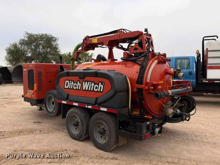 image for item EC4634 2022 Ditch Witch HX75 vacuum excavator