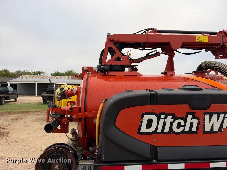 image for item EC4634 2022 Ditch Witch HX75 vacuum excavator