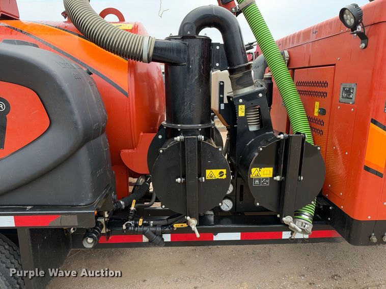 image for item EC4634 2022 Ditch Witch HX75 vacuum excavator