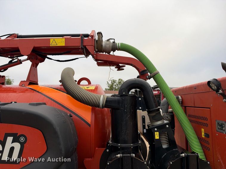image for item EC4634 2022 Ditch Witch HX75 vacuum excavator