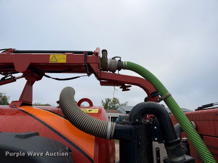 image for item EC4634 2022 Ditch Witch HX75 vacuum excavator
