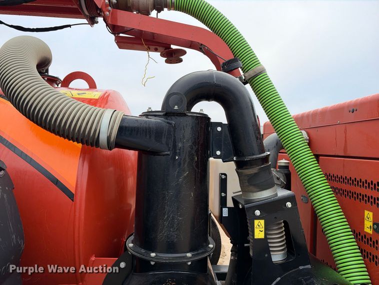 image for item EC4634 2022 Ditch Witch HX75 vacuum excavator