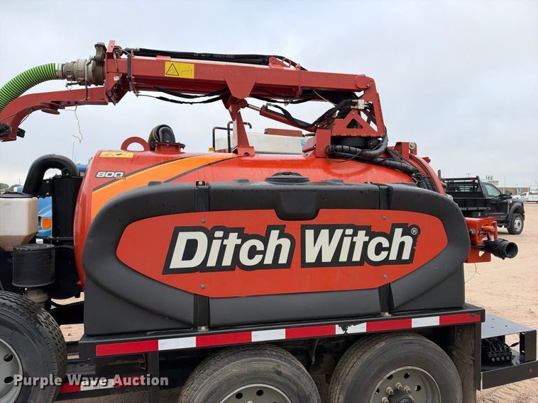 image for item EC4634 2022 Ditch Witch HX75 vacuum excavator