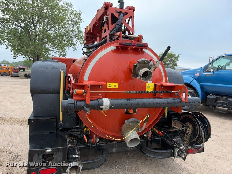 image for item EC4634 2022 Ditch Witch HX75 vacuum excavator
