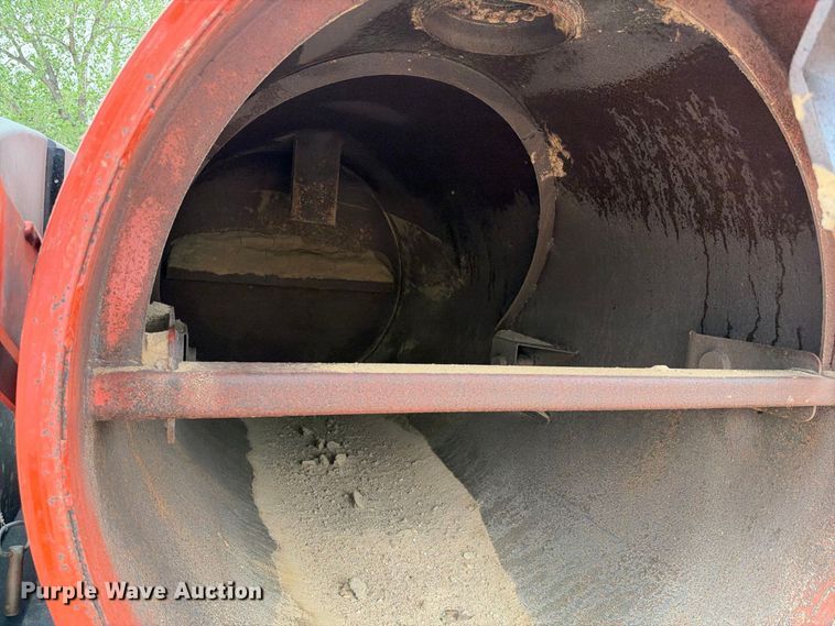 image for item EC4634 2022 Ditch Witch HX75 vacuum excavator
