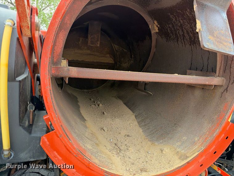 image for item EC4634 2022 Ditch Witch HX75 vacuum excavator