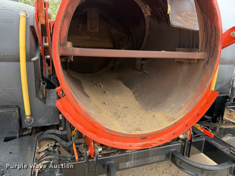 image for item EC4634 2022 Ditch Witch HX75 vacuum excavator