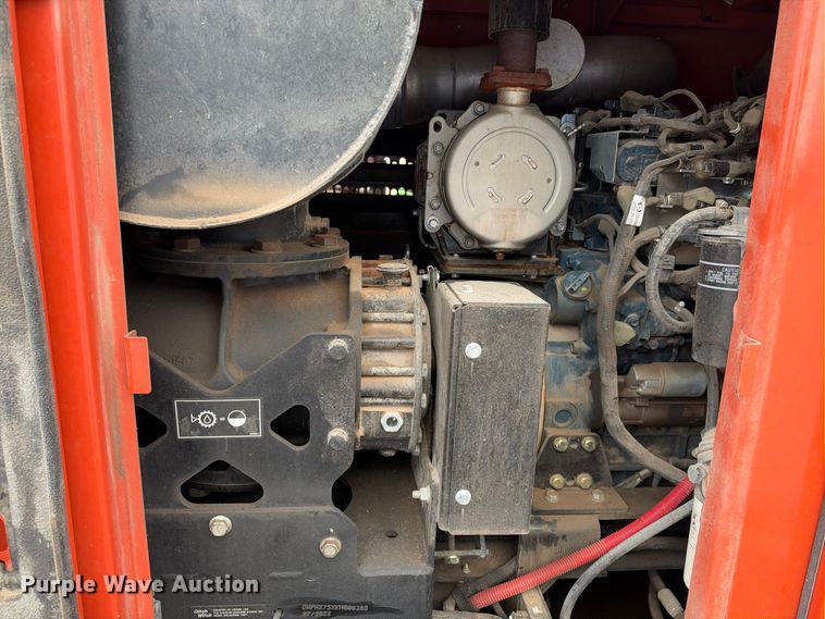 image for item EC4634 2022 Ditch Witch HX75 vacuum excavator