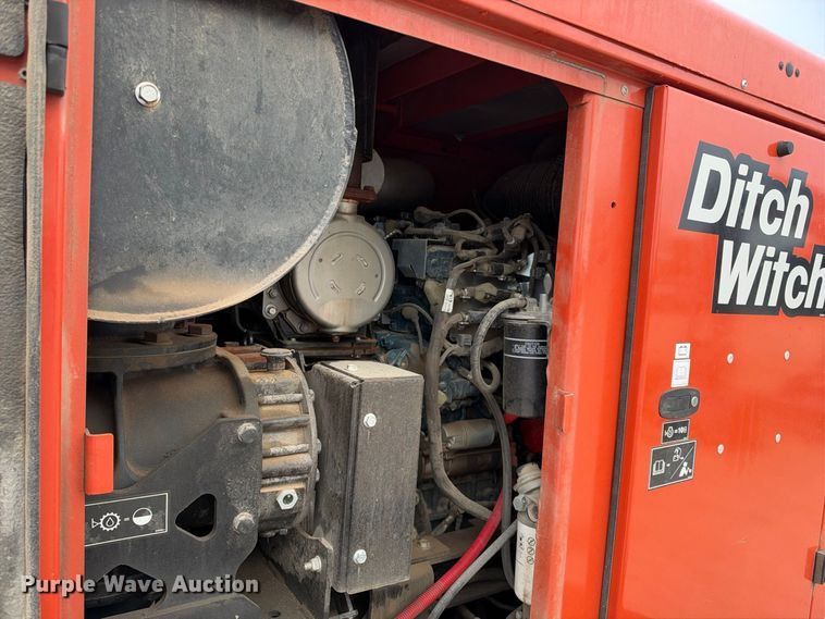 image for item EC4634 2022 Ditch Witch HX75 vacuum excavator