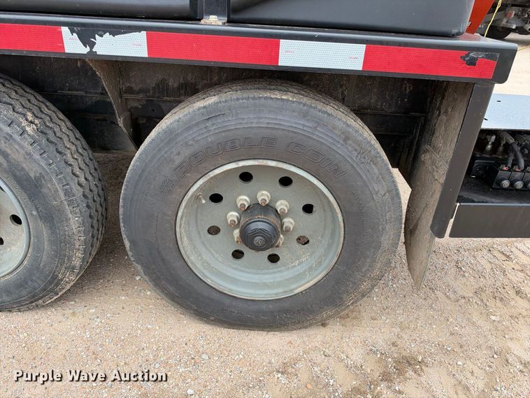 image for item EC4634 2022 Ditch Witch HX75 vacuum excavator