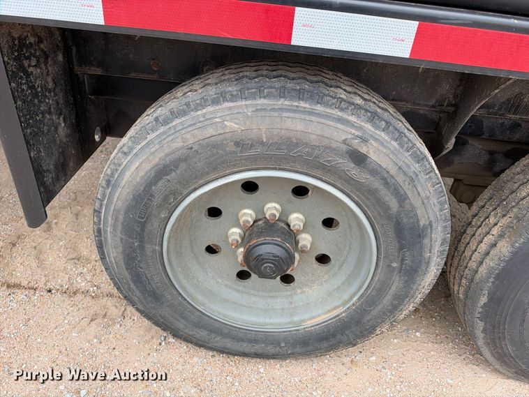 image for item EC4634 2022 Ditch Witch HX75 vacuum excavator