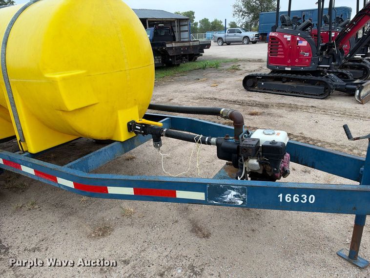 image for item EC4635 Duo Up water tank trailer