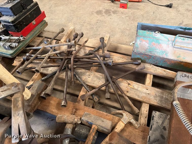 image for item EP7713 (2) pallets of tools