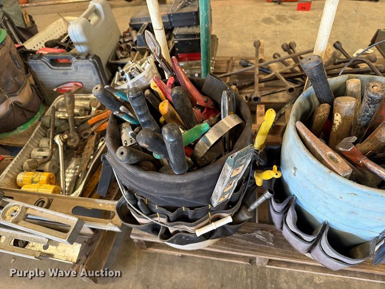 image for item EP7713 (2) pallets of tools
