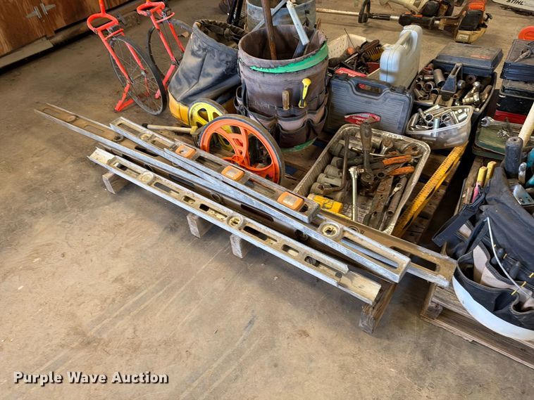 image for item EP7713 (2) pallets of tools