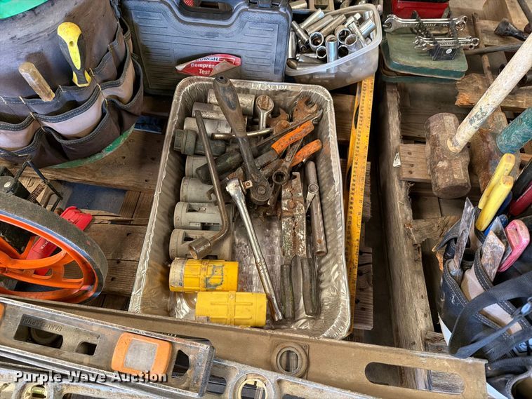 image for item EP7713 (2) pallets of tools