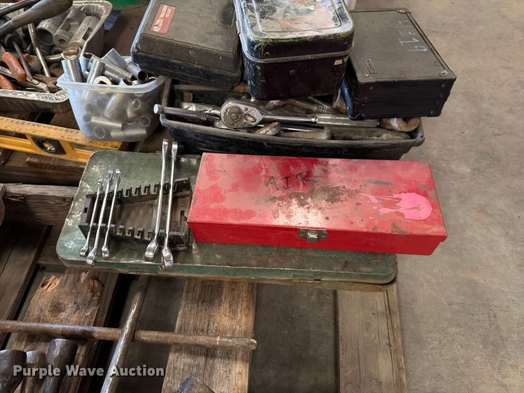 image for item EP7713 (2) pallets of tools