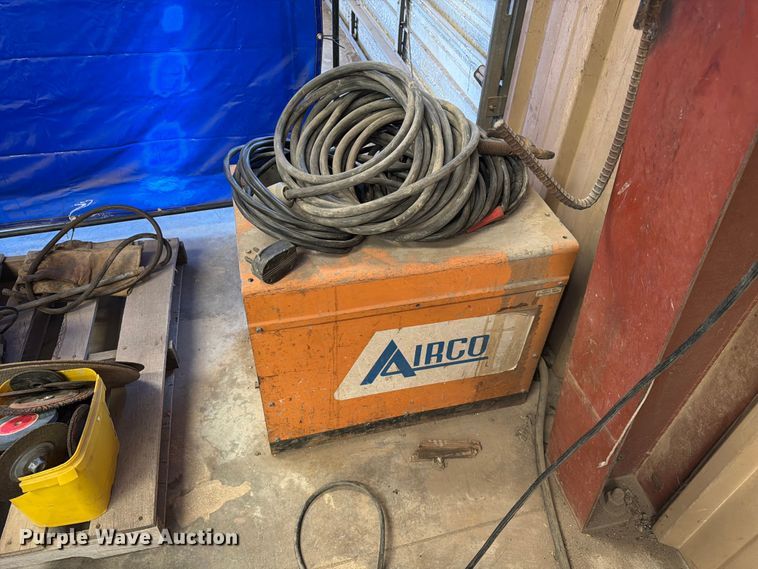 image for item EP7716 Airco 250 Ampere Bumble Bee welder