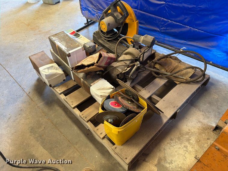 image for item EP7716 Airco 250 Ampere Bumble Bee welder