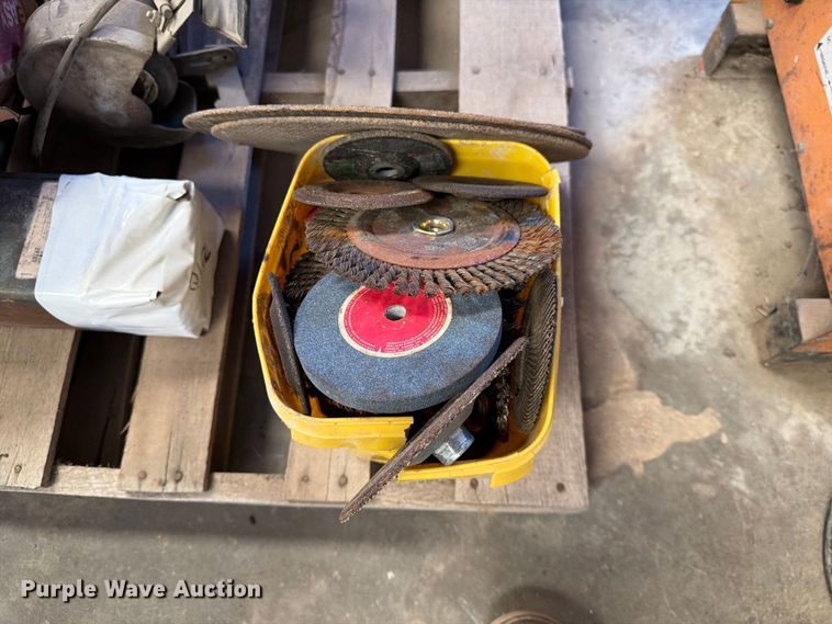 image for item EP7716 Airco 250 Ampere Bumble Bee welder