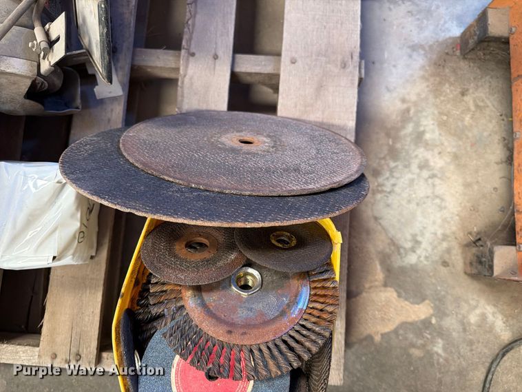 image for item EP7716 Airco 250 Ampere Bumble Bee welder