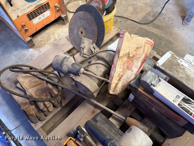 image for item EP7716 Airco 250 Ampere Bumble Bee welder