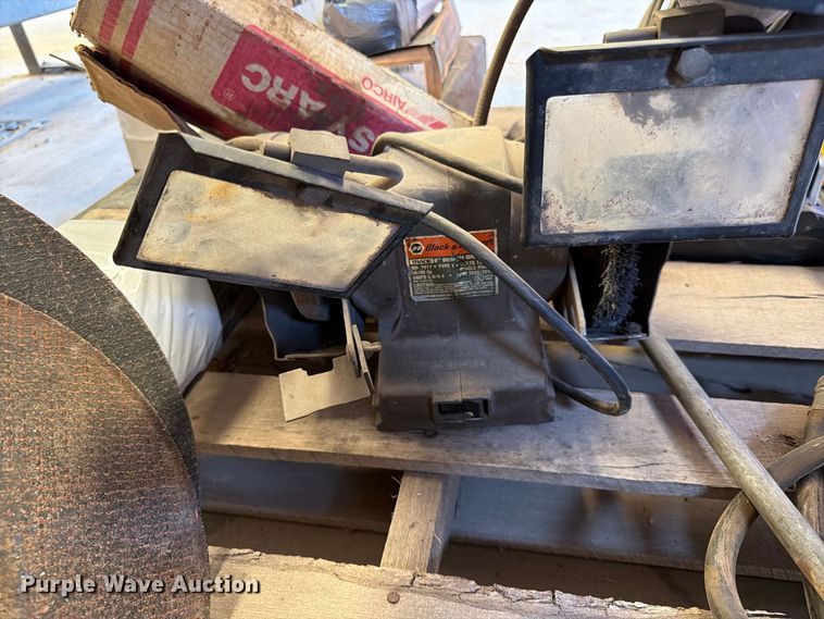 image for item EP7716 Airco 250 Ampere Bumble Bee welder