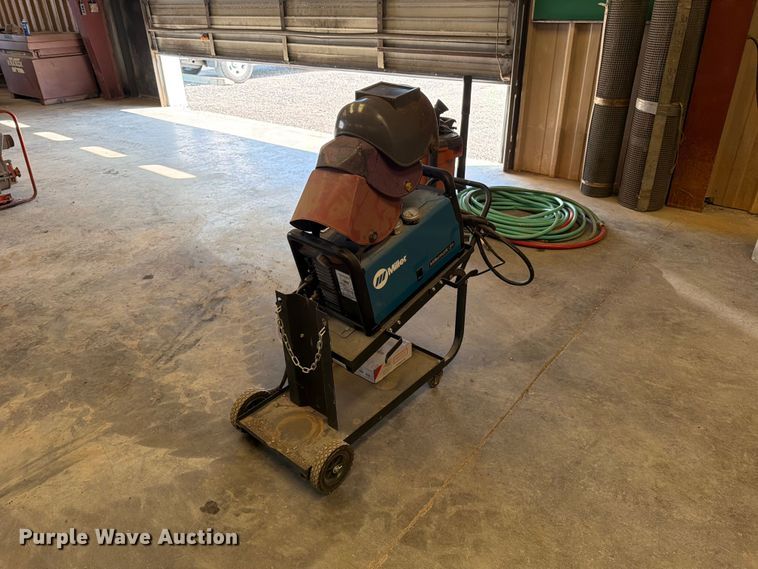 image for item EP7717 Miller Millermatic 211 welder