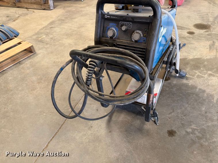 image for item EP7717 Miller Millermatic 211 welder
