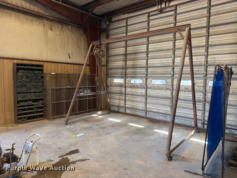 A frame hoist