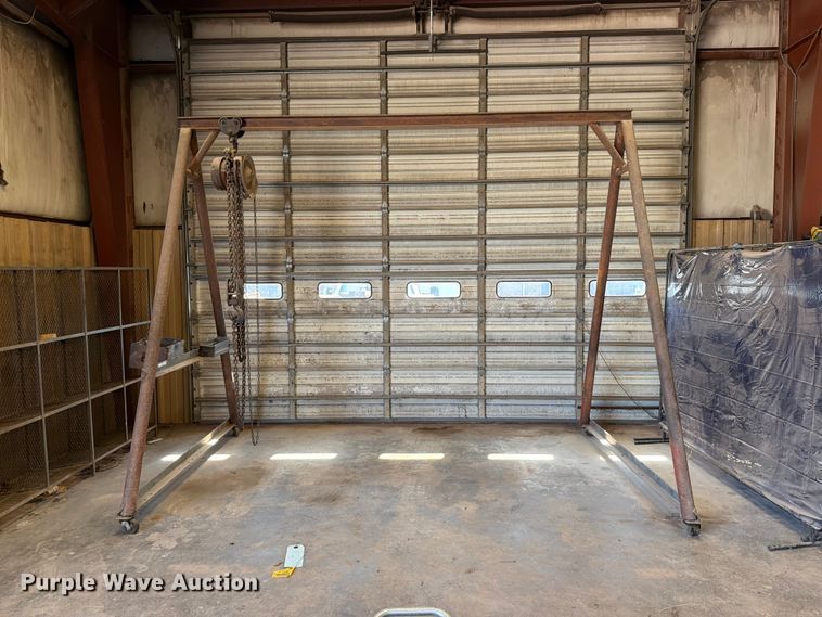 image for item EP7724 A frame hoist