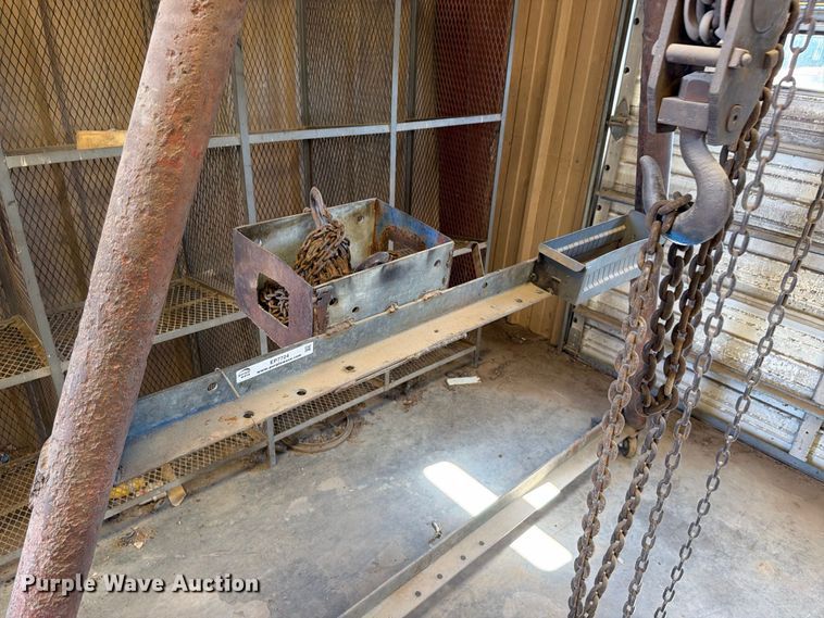 image for item EP7724 A frame hoist