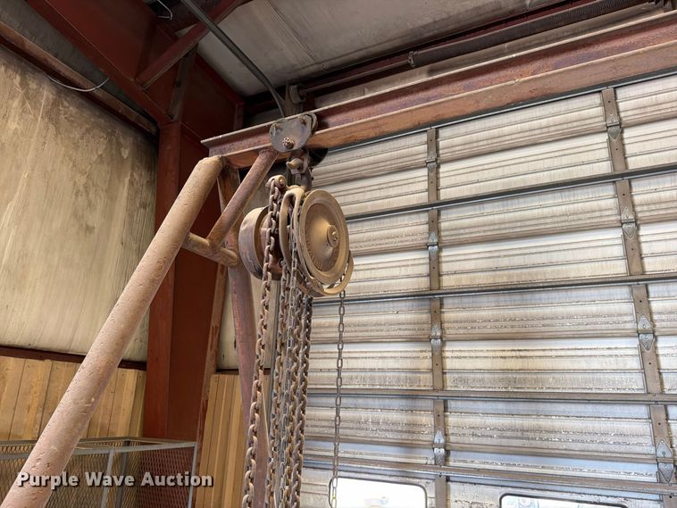 image for item EP7724 A frame hoist