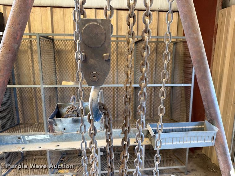image for item EP7724 A frame hoist