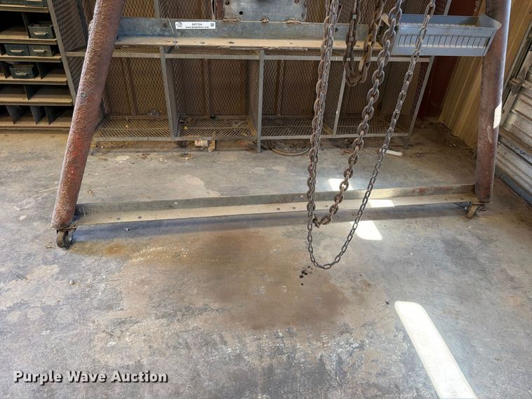 image for item EP7724 A frame hoist
