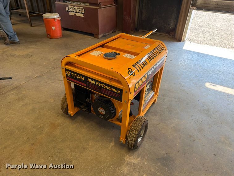 image for item EP7729 Titan 8000 generator