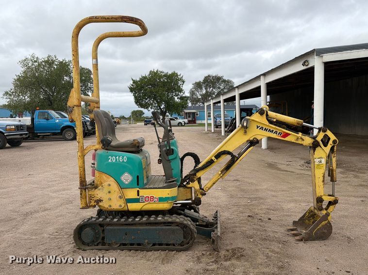 image for item EP7742 2006 Yanmar B08-3 Mini Excavator