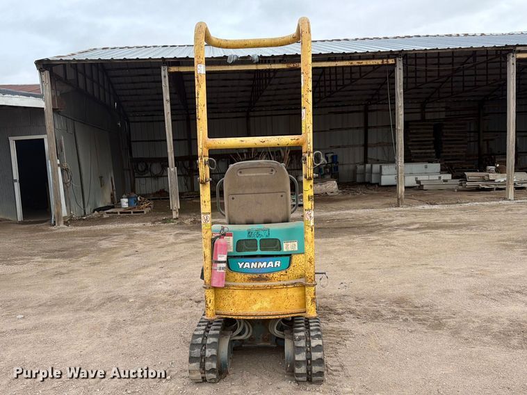 image for item EP7742 2006 Yanmar B08-3 Mini Excavator