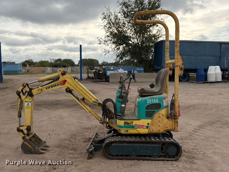 image for item EP7742 2006 Yanmar B08-3 Mini Excavator